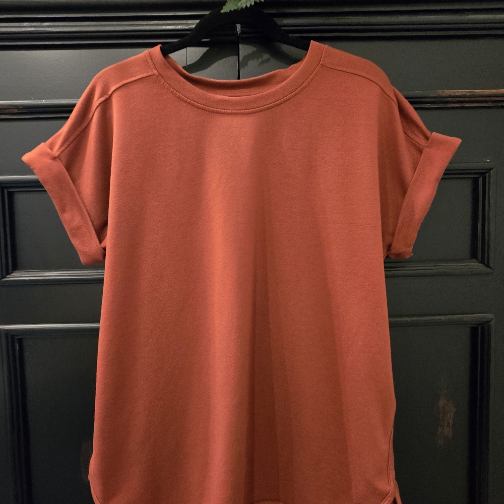 Cupio Women's Rust Short Sleeve Top